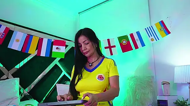 EVA45LOVES online show from 06/11/26, 10:35