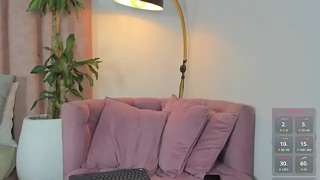 Snapshot of im_malih chatting on 12/16/25, 04:01 im malih online show from 12/16/25, 04:01