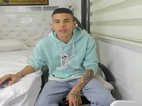 hot king20 online show from 02/09/25, 04:46