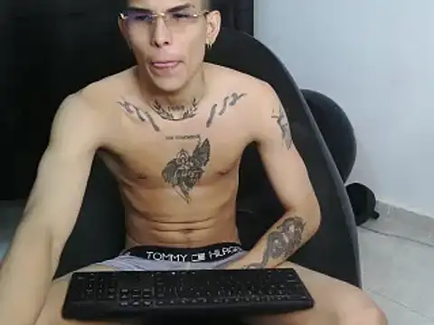 hot king20 online show from 02/23/25, 03:45