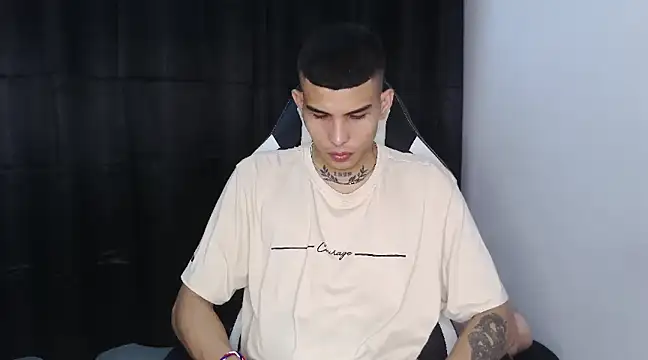 hot king20 online show from 03/23/25, 02:26