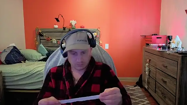 Snapshot of Hydro-Blastz chatting on 10/29/25, 05:36 Hydro-Blastz online show from 10/29/25, 05:36