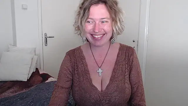 Snapshot of cumfun chatting on 02/06/26, 08:40 cumfun online show from 02/06/26, 08:40
