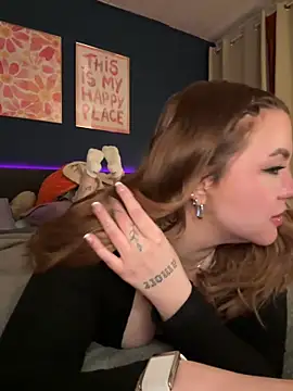 VictoriaLaFleur online show from 05/17/26, 08:16