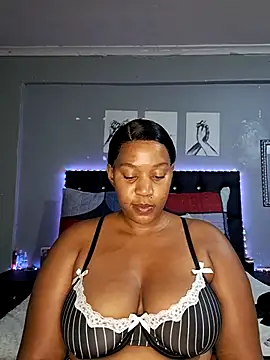 Snapshot of Toya_P chatting on 09/13/25, 07:46 Toya P online show from 09/13/25, 07:46