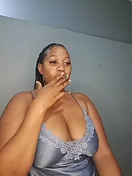 Snapshot of Toya_P chatting on 10/08/25, 07:33 Toya P online show from 10/08/25, 07:33