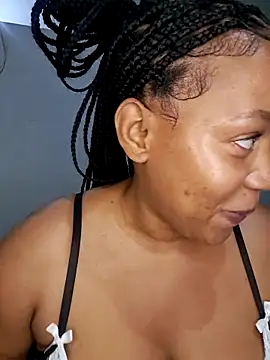 Snapshot of Toya_P chatting on 10/18/25, 09:04 Toya P online show from 10/18/25, 09:04