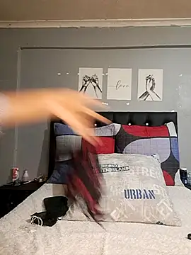 Snapshot of Toya_P chatting on 10/23/25, 12:04 Toya P online show from 10/23/25, 12:04