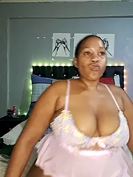 Snapshot of Toya_P chatting on 11/04/25, 07:46 Toya P online show from 11/04/25, 07:46