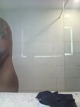 Snapshot of Antonio_shower_time chatting on 05/31/26, 01:18 Antonio shower time online show from 05/31/26, 01:18