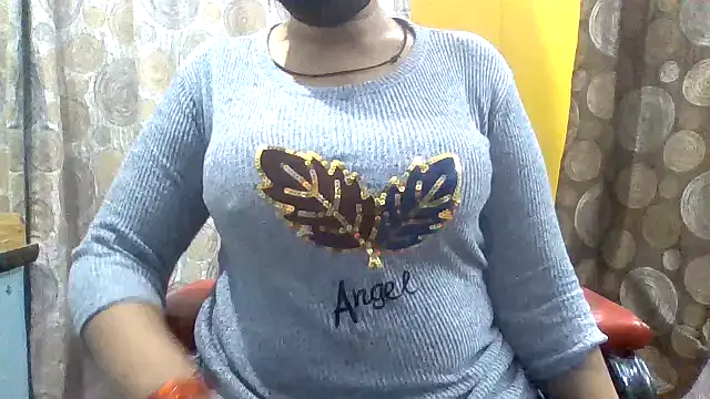Snapshot of lovely_zara chatting on 12/03/24, 11:55 lovely zara online show from 12/03/24, 11:55