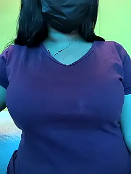 Snapshot of lovely_zara chatting on 12/16/24, 07:48 lovely zara online show from 12/16/24, 07:48