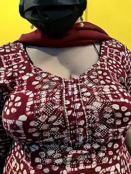 Snapshot of lovely_zara chatting on 01/02/25, 06:07 lovely zara online show from 01/02/25, 06:07