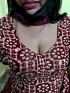 Snapshot of lovely_zara chatting on 01/02/25, 06:01 lovely zara online show from 01/02/25, 06:01
