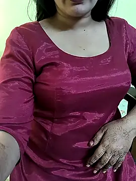 Snapshot of lovely_zara chatting on 01/28/25, 05:35 lovely zara online show from 01/28/25, 05:35
