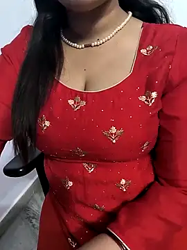 Snapshot of lovely_zara chatting on 03/10/25, 05:29 lovely zara online show from 03/10/25, 05:29