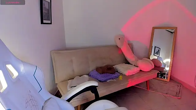 sweet pink  online show from 06/07/26, 12:04