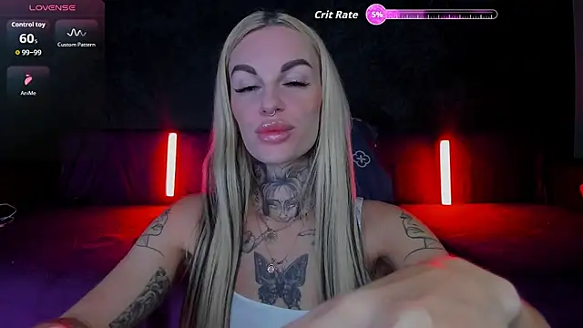 Snapshot of angel_devil_forever chatting on 10/29/25, 10:22 angel devil forever online show from 10/29/25, 10:22