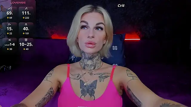 Snapshot of angel_devil_forever chatting on 11/15/25, 10:15 angel devil forever online show from 11/15/25, 10:15