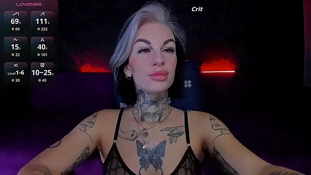 Snapshot of angel_devil_forever chatting on 11/18/25, 11:26 angel devil forever online show from 11/18/25, 11:26