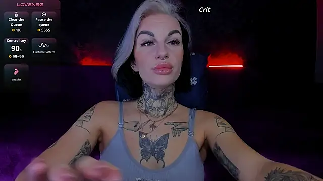 Snapshot of angel_devil_forever chatting on 11/19/25, 09:59 angel devil forever online show from 11/19/25, 09:59