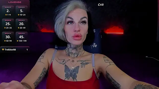 Snapshot of angel_devil_forever chatting on 11/24/25, 10:31 angel devil forever online show from 11/24/25, 10:31