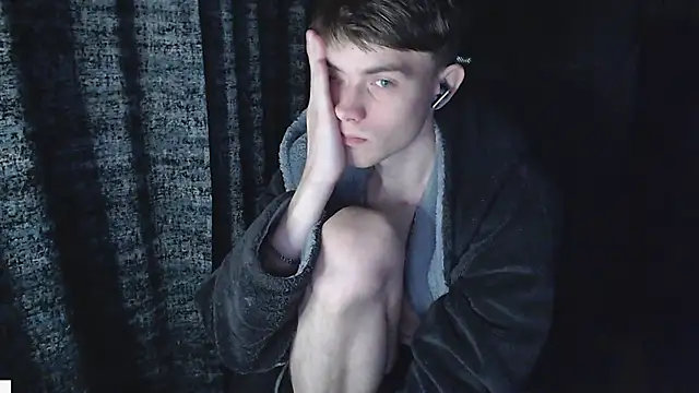 Student Oliver online show from 11/14/25, 07:01