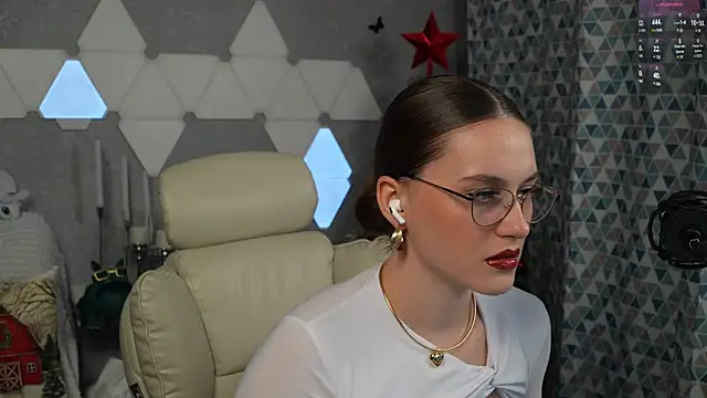 HarleyDeess online show from 12/11/24, 10:49