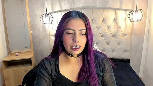 Snapshot of Alice_Laurentt chatting on 01/28/25, 02:43 Alice Laurentt online show from 01/28/25, 02:43