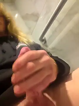 Travislovescum online show from 11/06/25, 03:07