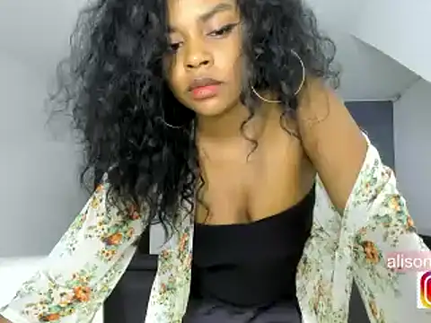 alison-ker3 online show from 12/04/24, 10:35
