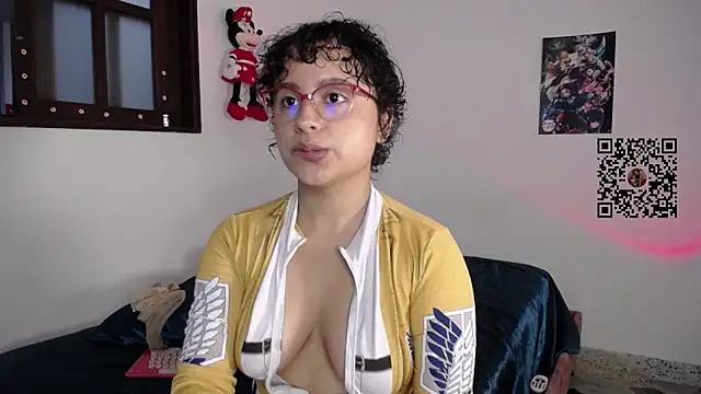 Snapshot of lou_cute chatting on 11/20/25, 02:01 lou cute online show from 11/20/25, 02:01