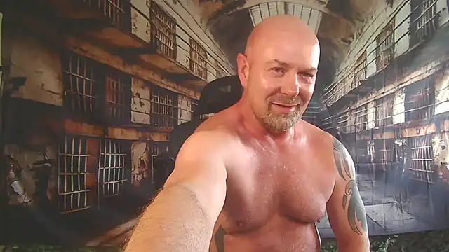 ManlyPrisonGuy online show from 05/19/26, 02:23