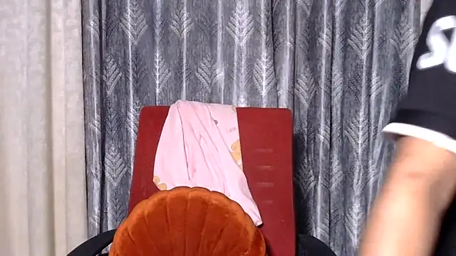 Snapshot of sexy-simmy chatting on 09/24/25, 11:30 sexy-simmy online show from 09/24/25, 11:30