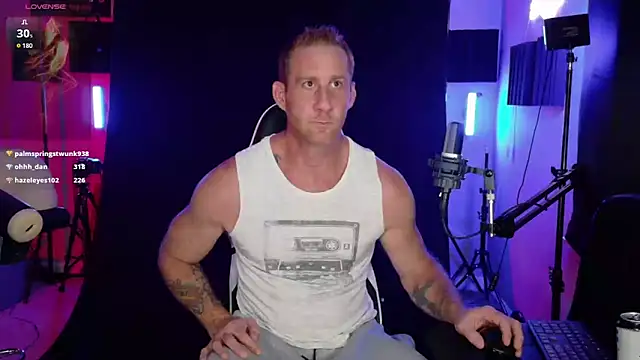 Snapshot of FiftyShadez chatting on 09/14/25, 11:26 FiftyShadez online show from 09/14/25, 11:26