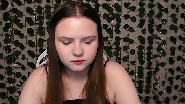 IxxiLiana online show from 12/13/24, 04:11