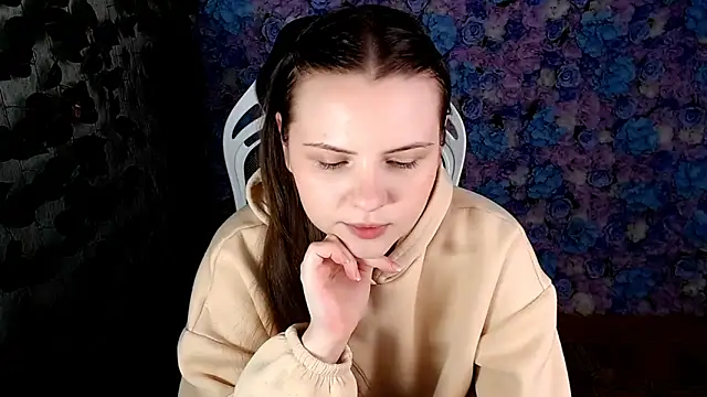 IxxiLiana online show from 09/23/25, 04:04