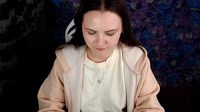 IxxiLiana online show from 10/11/25, 05:17