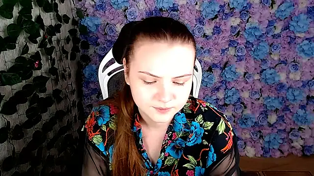 IxxiLiana online show from 10/20/25, 05:08