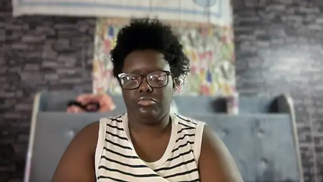 Snapshot of Yagurl__west chatting on 10/01/25, 02:17 Yagurl west online show from 10/01/25, 02:17