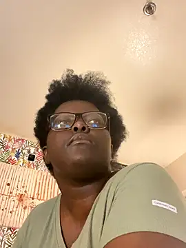 Snapshot of Yagurl__west chatting on 11/07/25, 10:32 Yagurl west online show from 11/07/25, 10:32