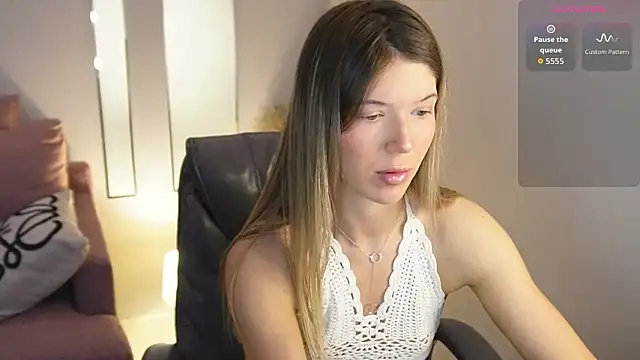 Snapshot of viviann_evans chatting on 03/12/26, 01:01 viviann evans online show from 03/12/26, 01:01