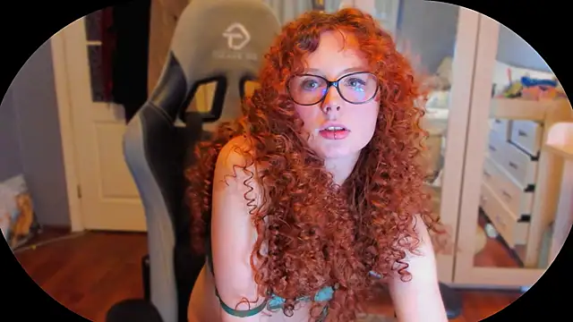 Snapshot of KlementinaBbG chatting on 02/19/25, 11:46 KlementinaBbG online show from 02/19/25, 11:46