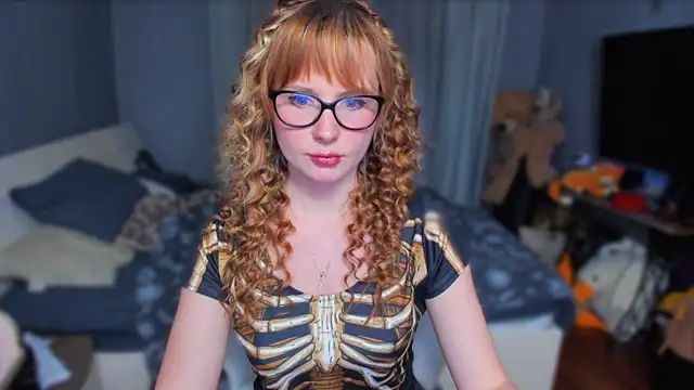 KlementinaBbG online show from 10/30/25, 03:35