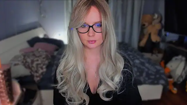 Snapshot of KlementinaBbG chatting on 11/30/25, 08:46 KlementinaBbG online show from 11/30/25, 08:46