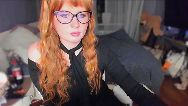 Snapshot of KlementinaBbG chatting on 12/14/25, 08:35 KlementinaBbG online show from 12/14/25, 08:35