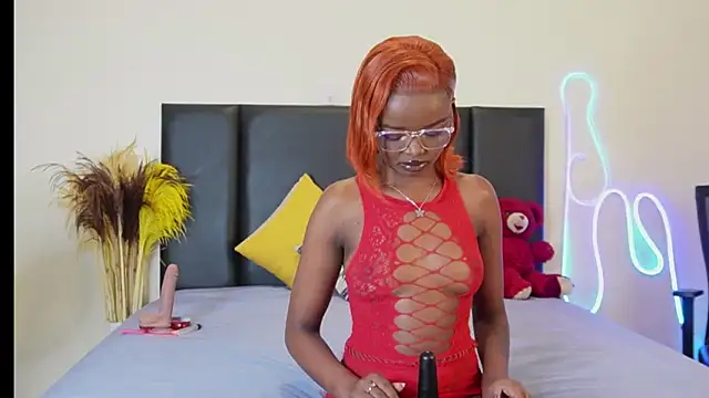 Snapshot of RosesRRed chatting on 12/16/24, 09:20 RosesRRed online show from 12/16/24, 09:20