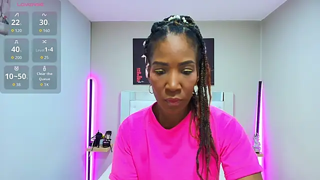 Snapshot of kimmturner chatting on 11/26/25, 12:39 kimmturner online show from 11/26/25, 12:39