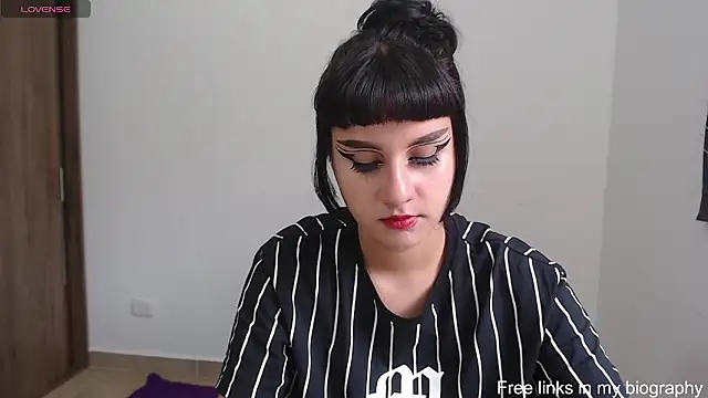 A LittlePrinces online show from 02/20/25, 04:57