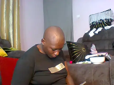 Snapshot of Poisonous_Ivy chatting on 12/19/24, 06:12 Poisonous Ivy online show from 12/19/24, 06:12